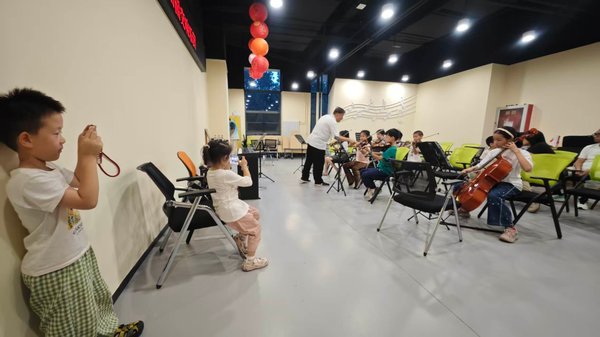 金域国际A级乐团正式启动 《友谊地久天长》奏响首训